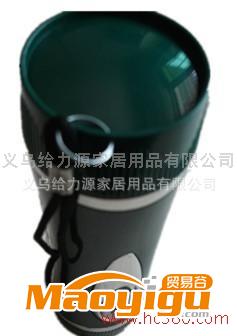 LED節(jié)能強(qiáng)光 長壽命 非充電式手電筒超長使用15小時 居家必備