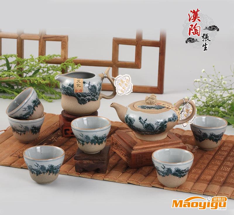 供應(yīng)漢陶張生QHT-261茶具禮品漢陶張生手彩青花陶有魚茶